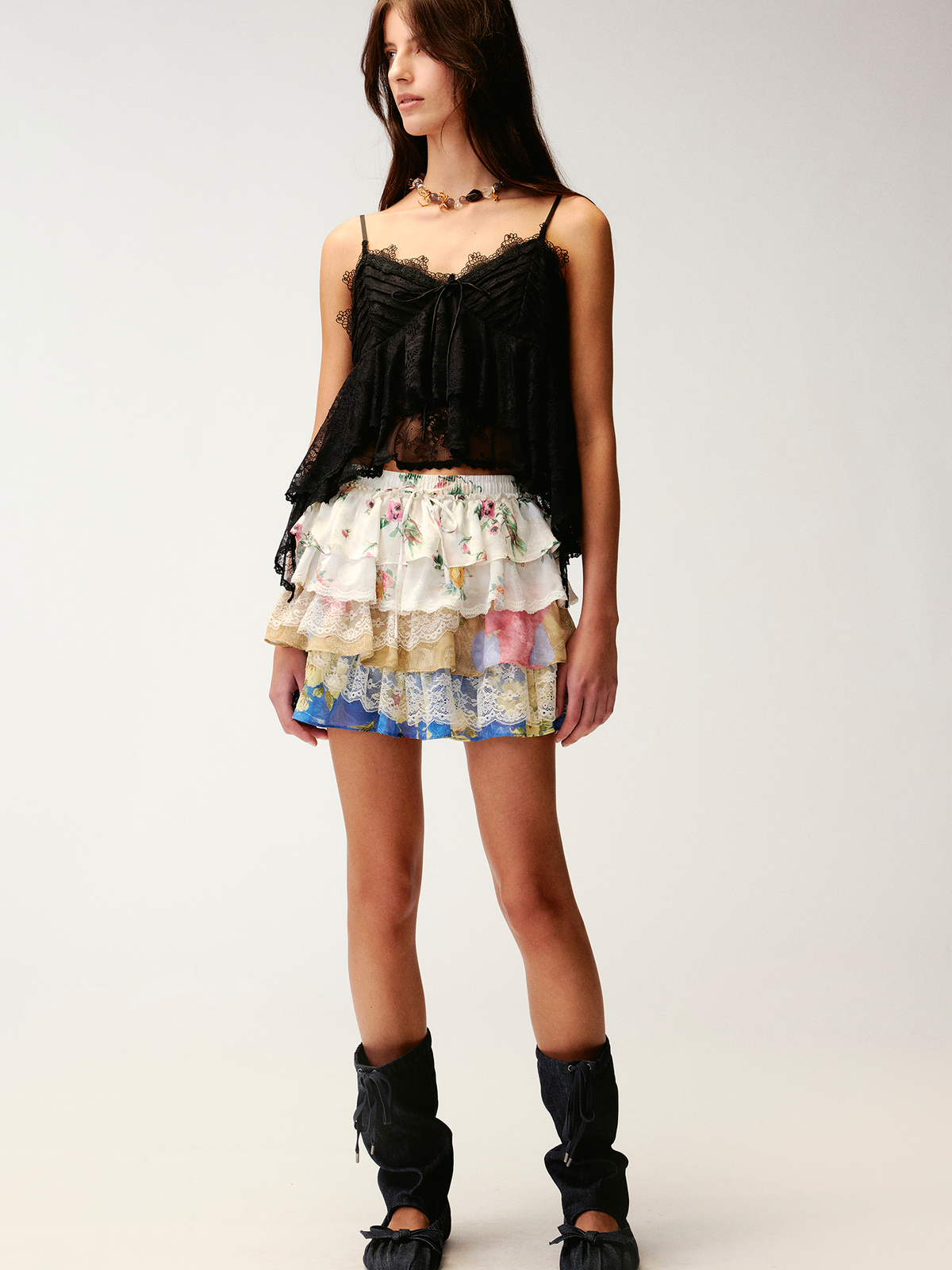 Floral print lace spliced tiered mini skirt