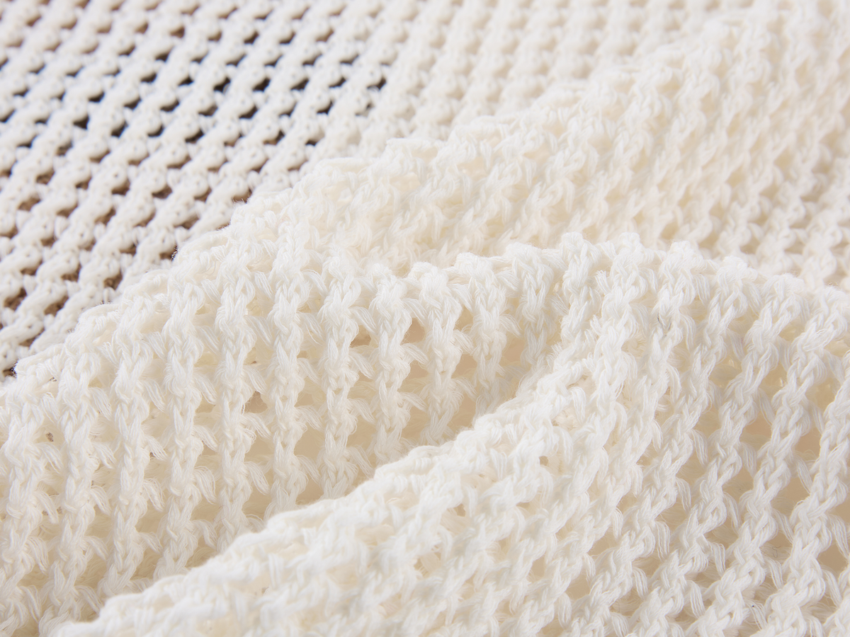 Hand-crocheted cutout teddy bear knit T-shirt