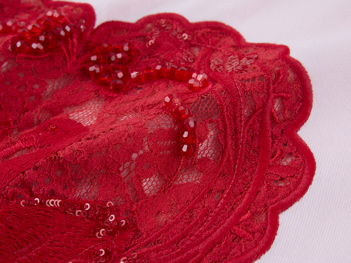 Heart lace swan beaded T-shirt