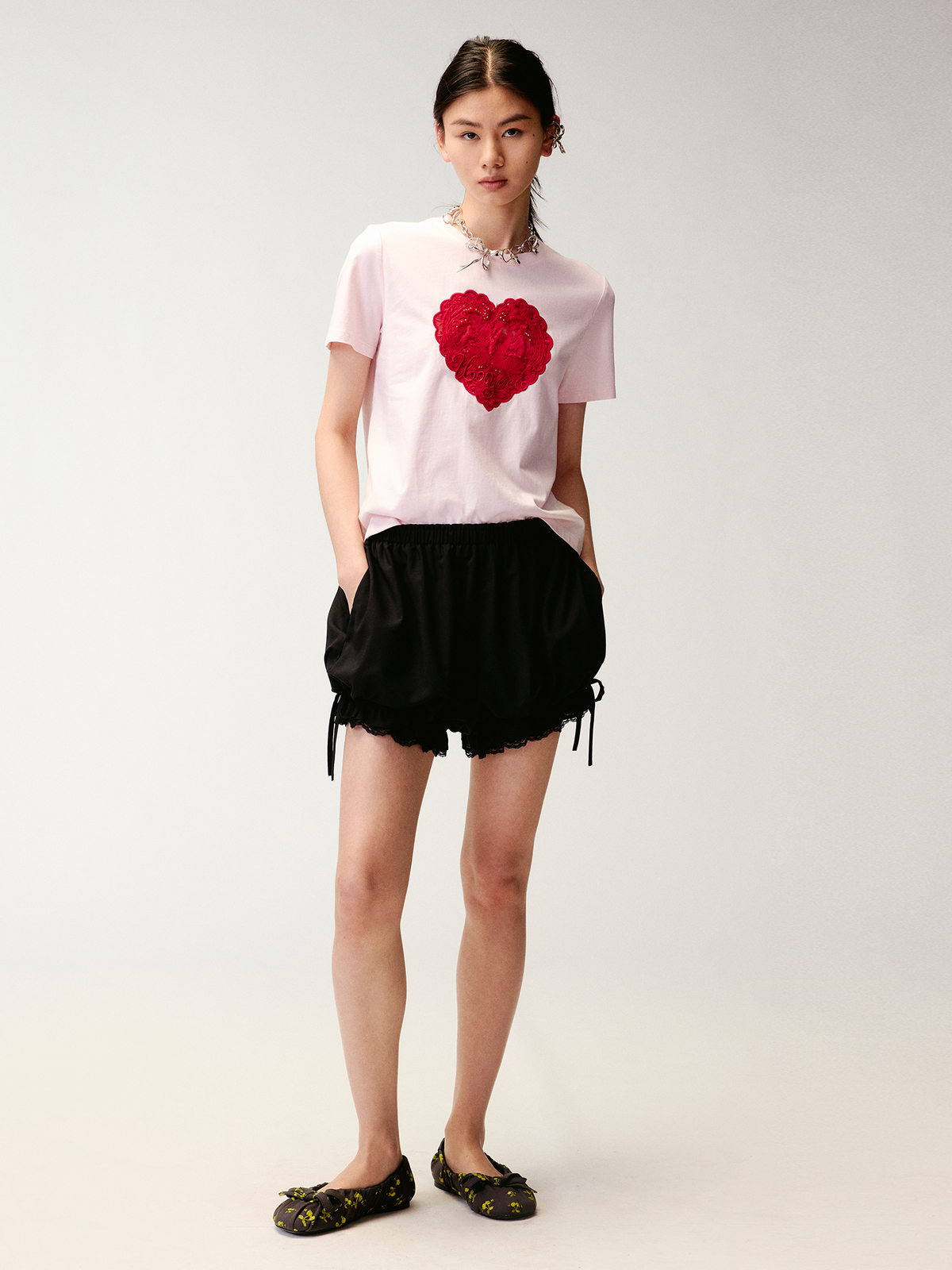 Heart lace swan beaded T-shirt