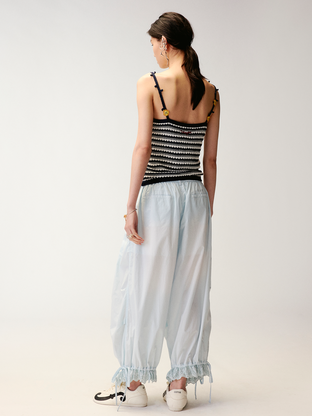 Cutout embroidered seven-point cargo pants