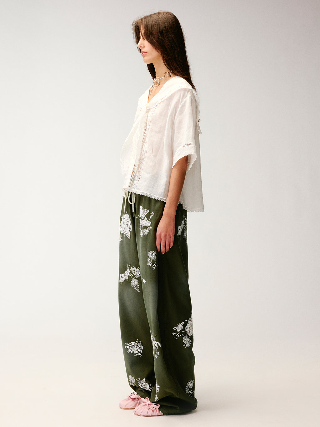 Cutout embroidered sailor collar shirt