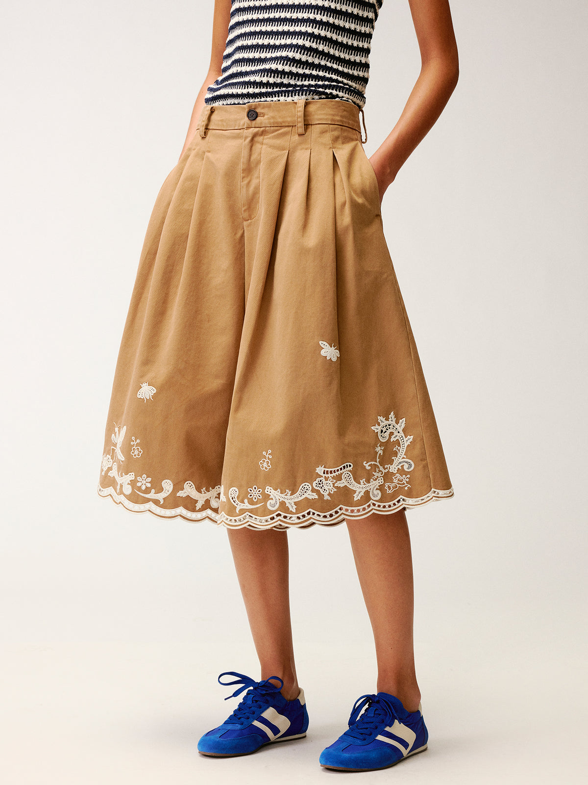 Lace insect and floral cutout embroidered shorts
