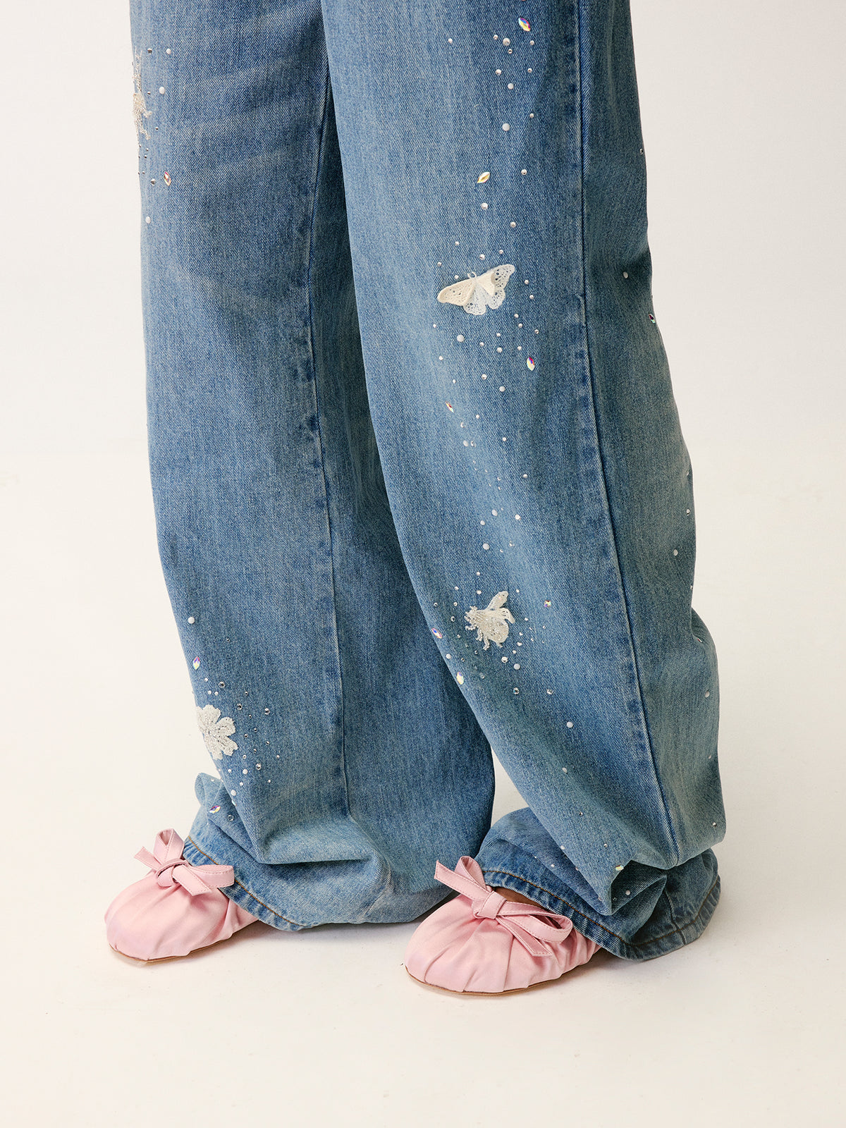 Insect-beaded rhinestone denim pants