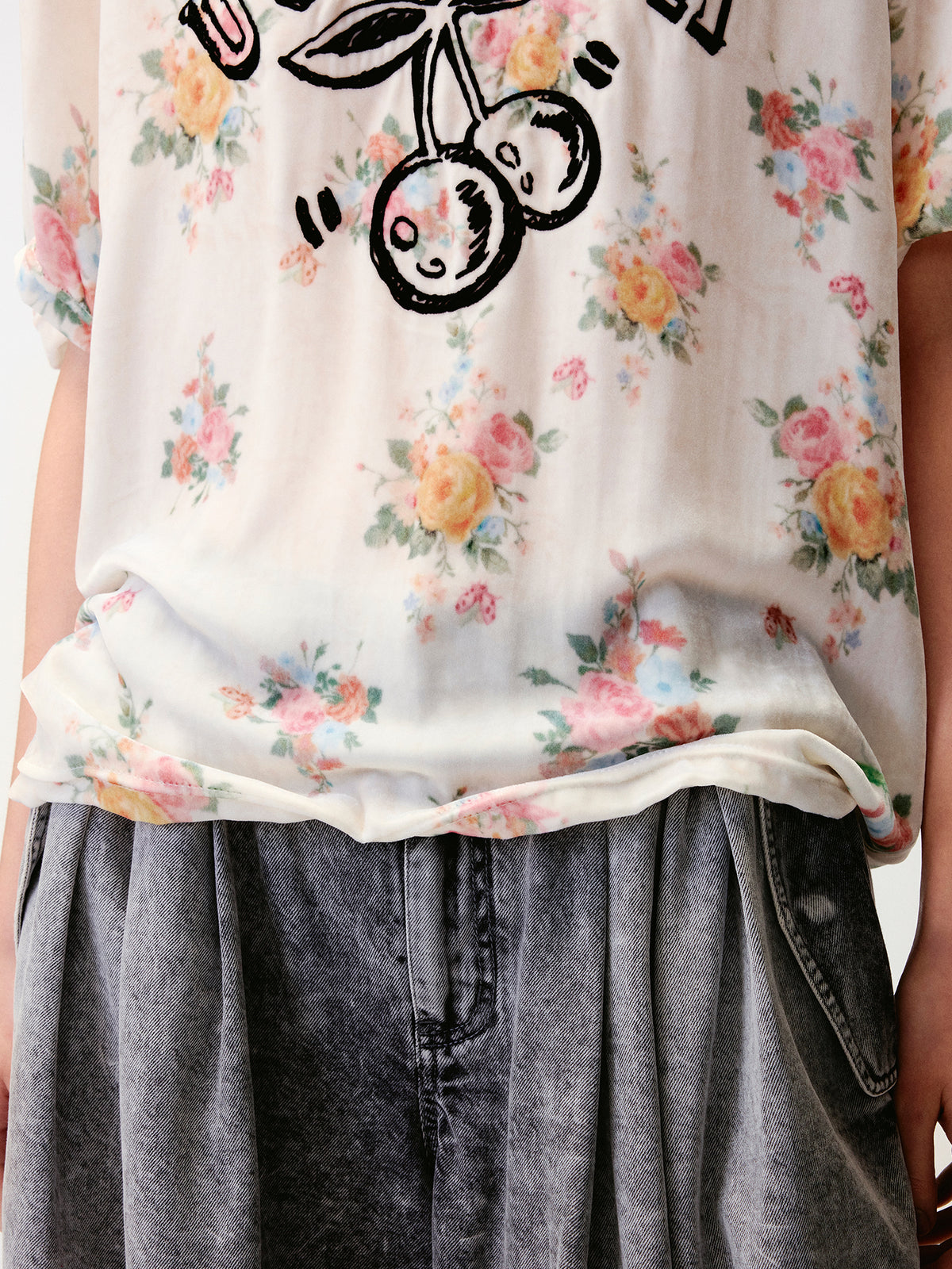 Effortless Wallpaper Floral T-Shirts
