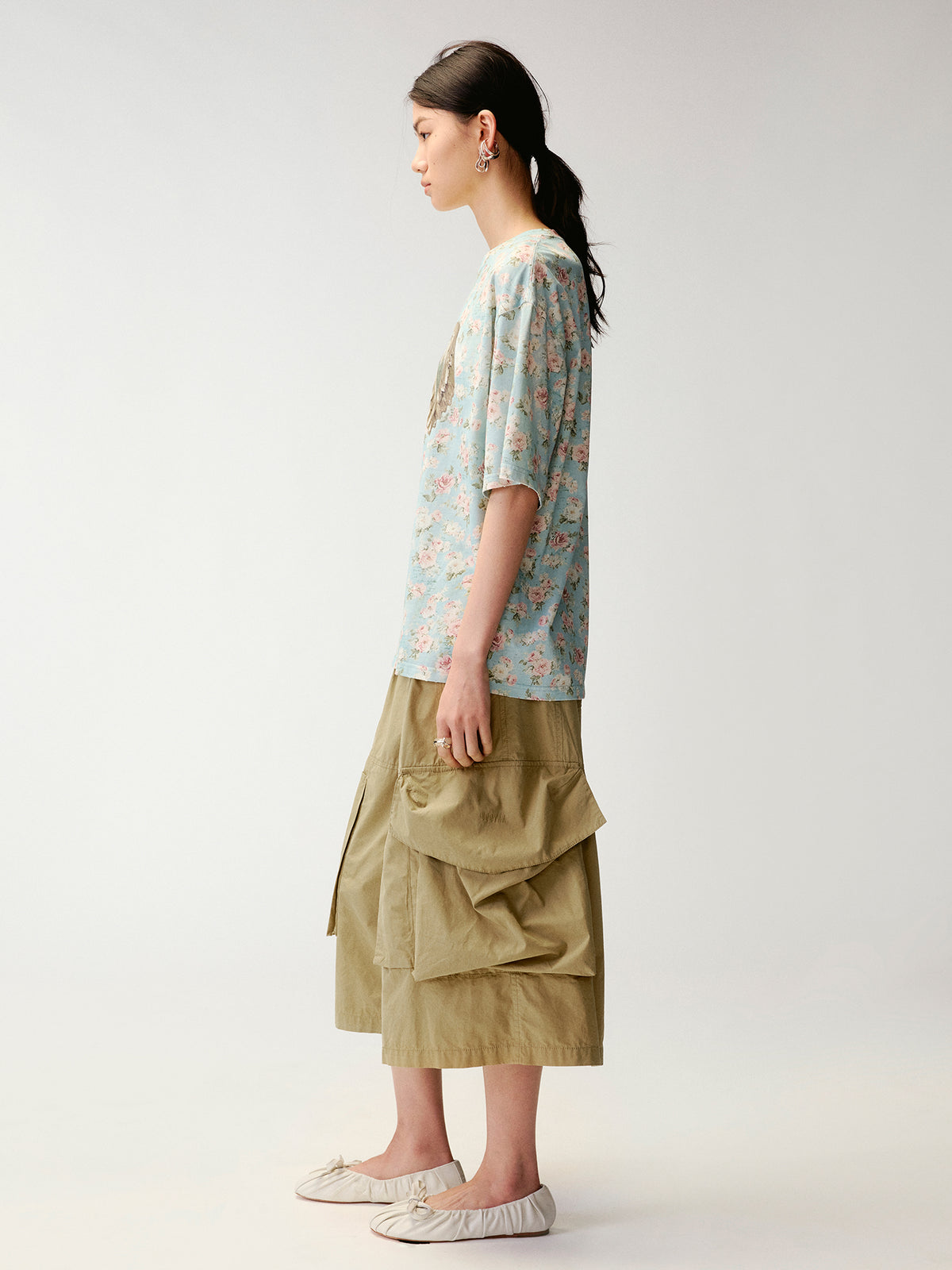 Multi-Pockets Knee-Length Cargo Shorts