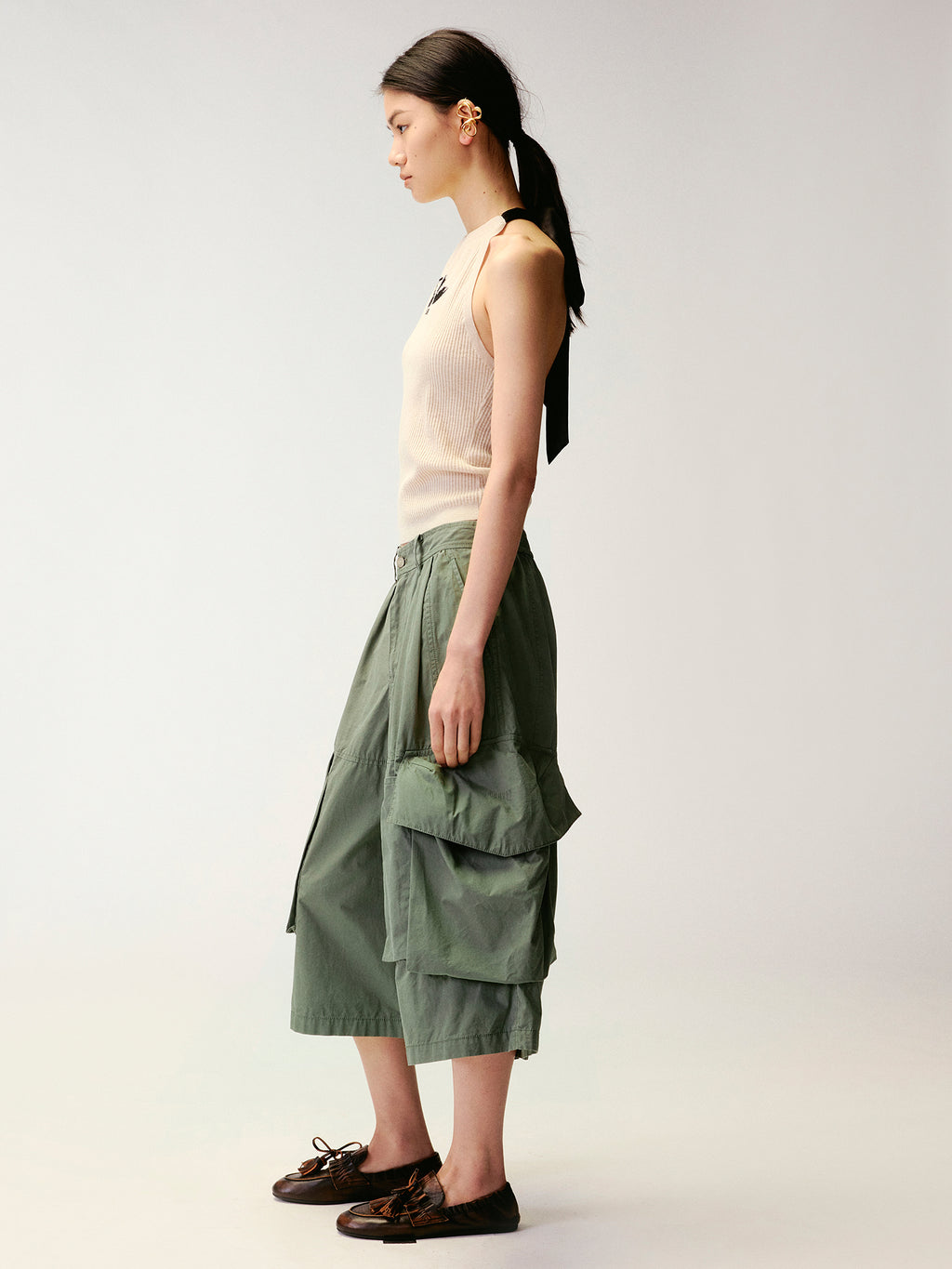 Multi-Pockets Knee-Length Cargo Shorts