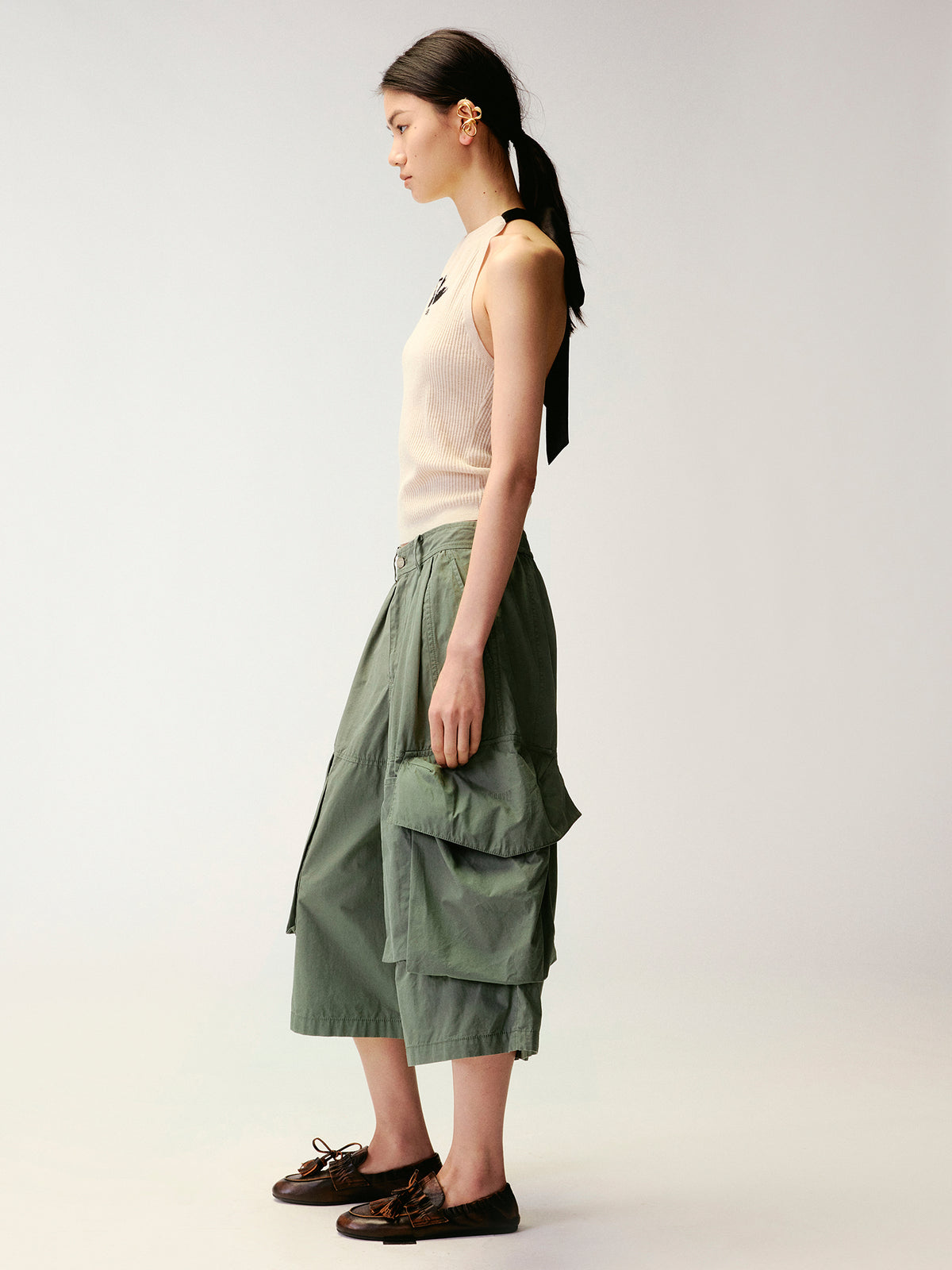 Multi-Pockets Knee-Length Cargo Shorts