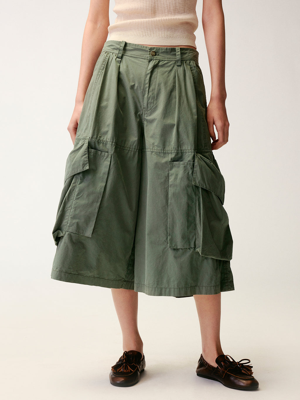 Multi-Pockets Knee-Length Cargo Shorts