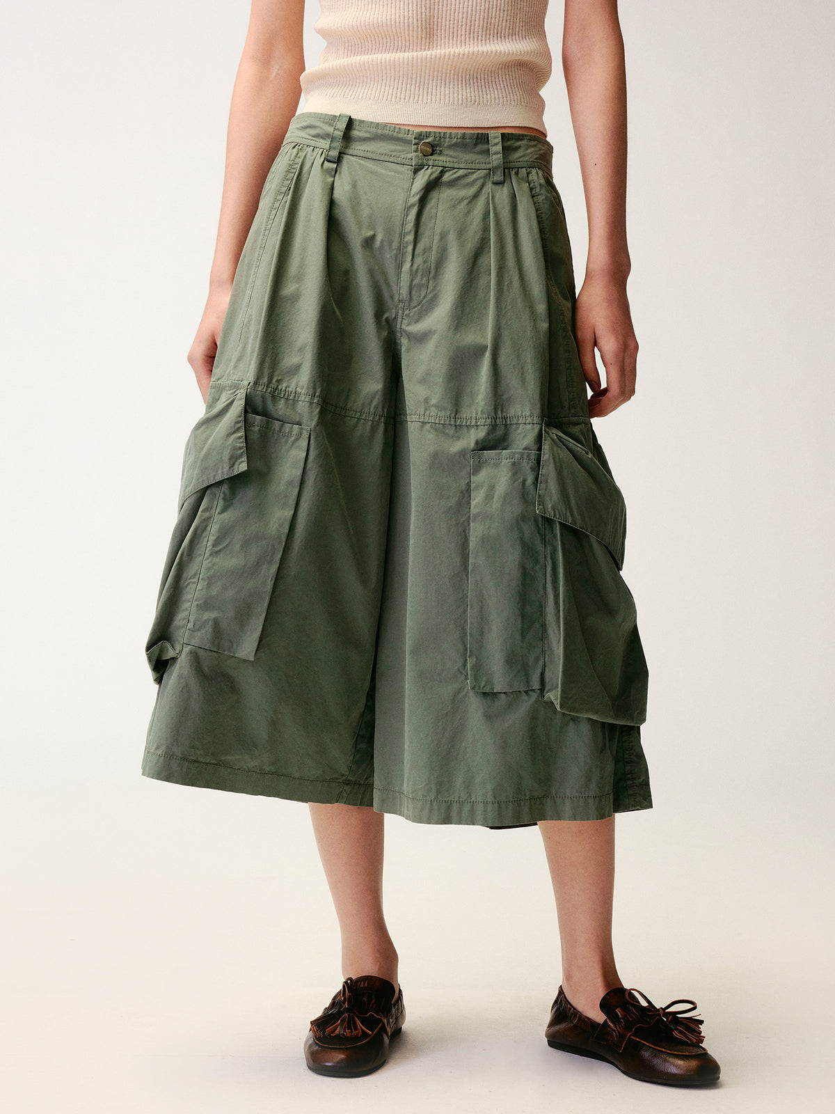 Multi-Pockets Knee-Length Cargo Shorts
