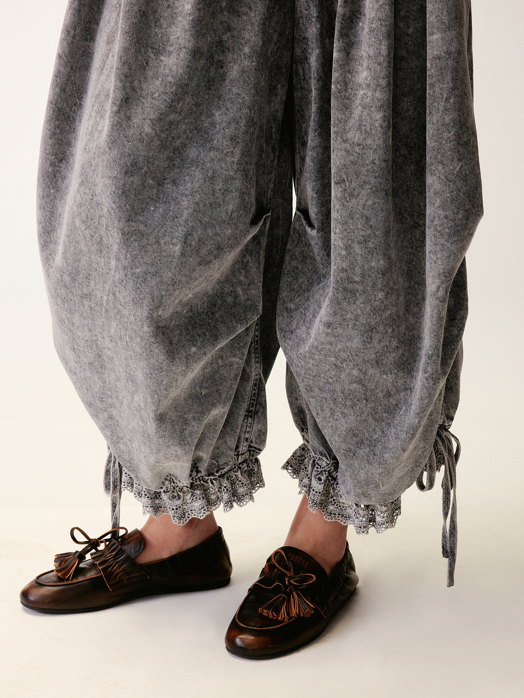 Pleated Cropped Cargo Pants