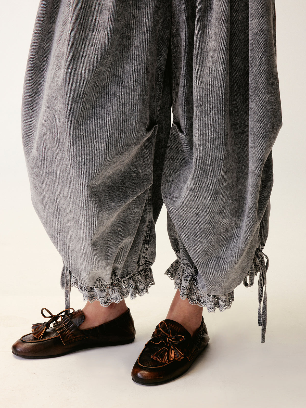 Pleated Cropped Cargo Pants