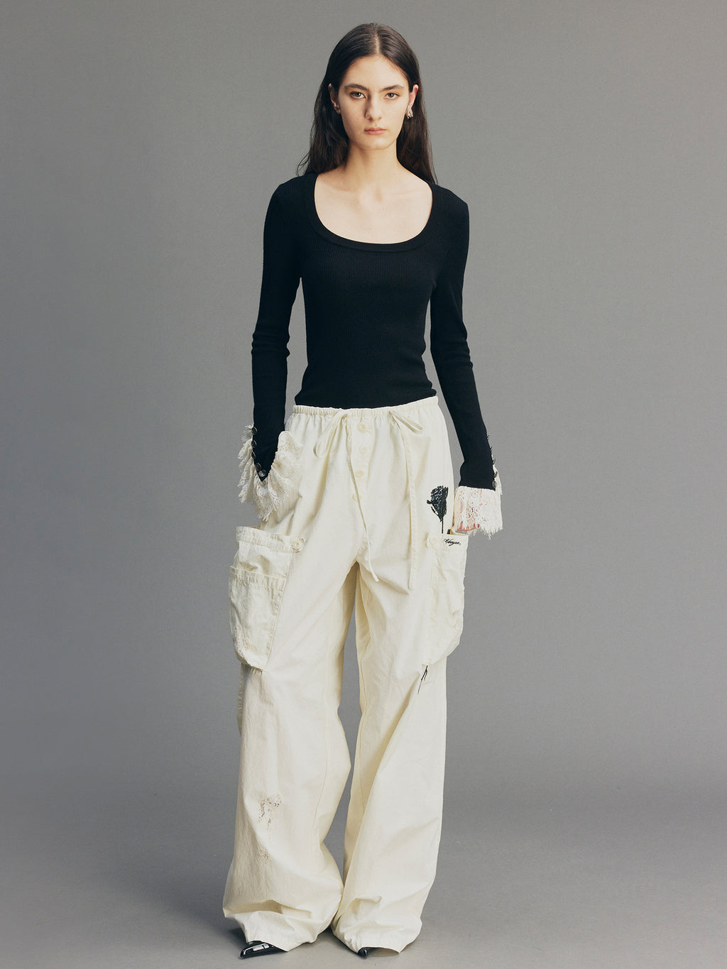 Classical Ornate Lace-Sleeve Knit Sweater