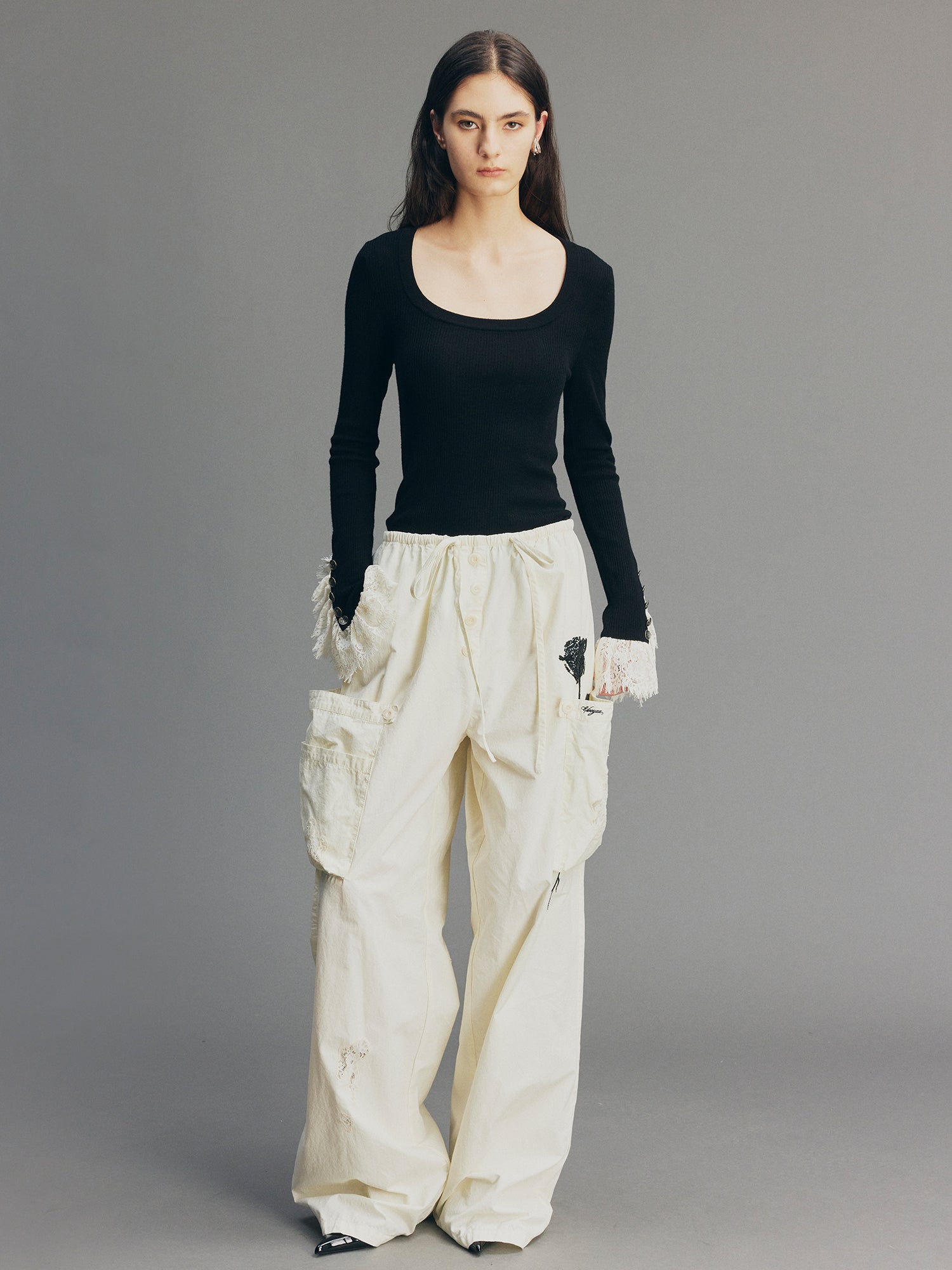 Classical Ornate Lace-Sleeve Knit Sweater