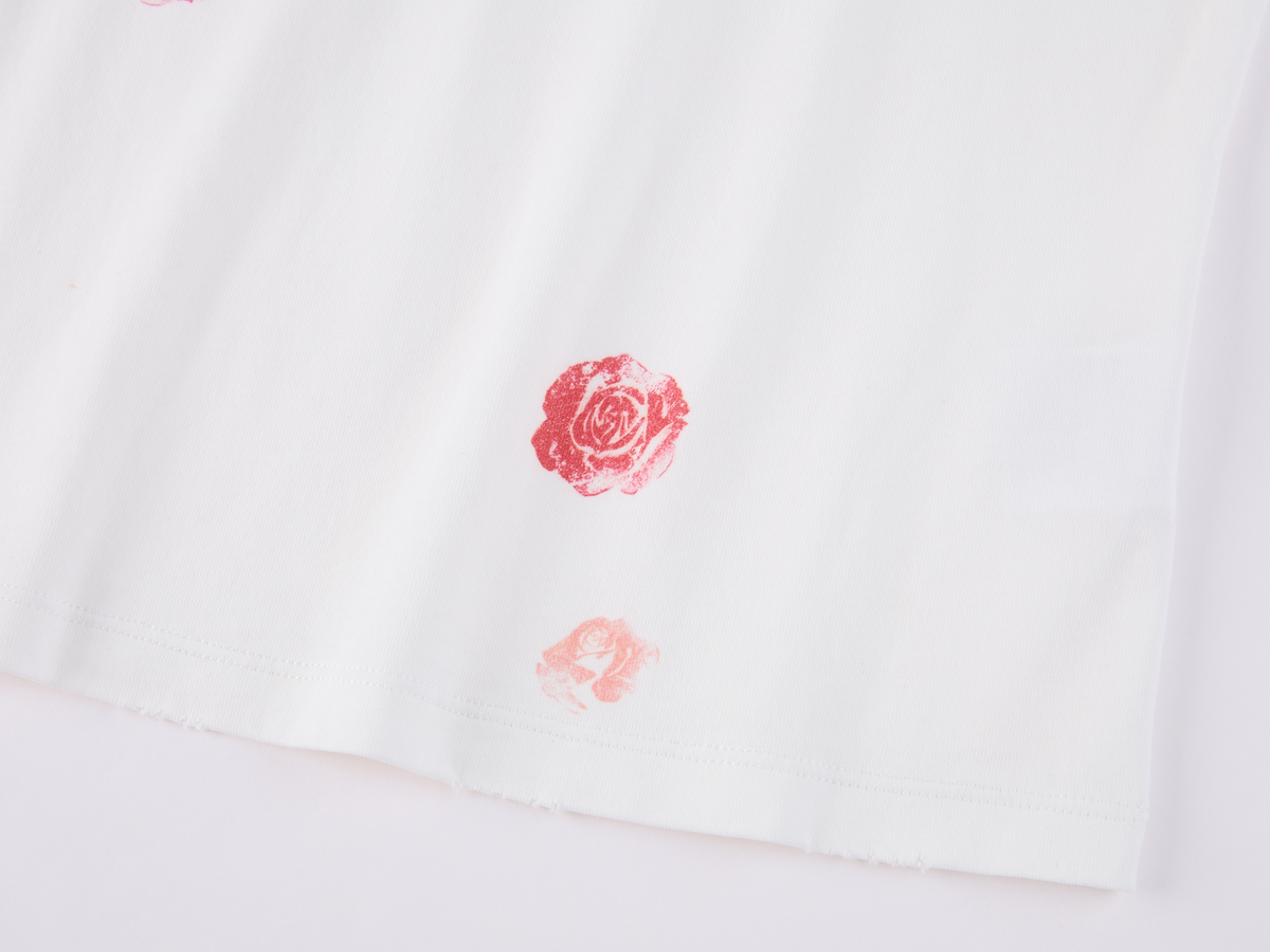 Rose Lipstick Print Fitted T-shirt