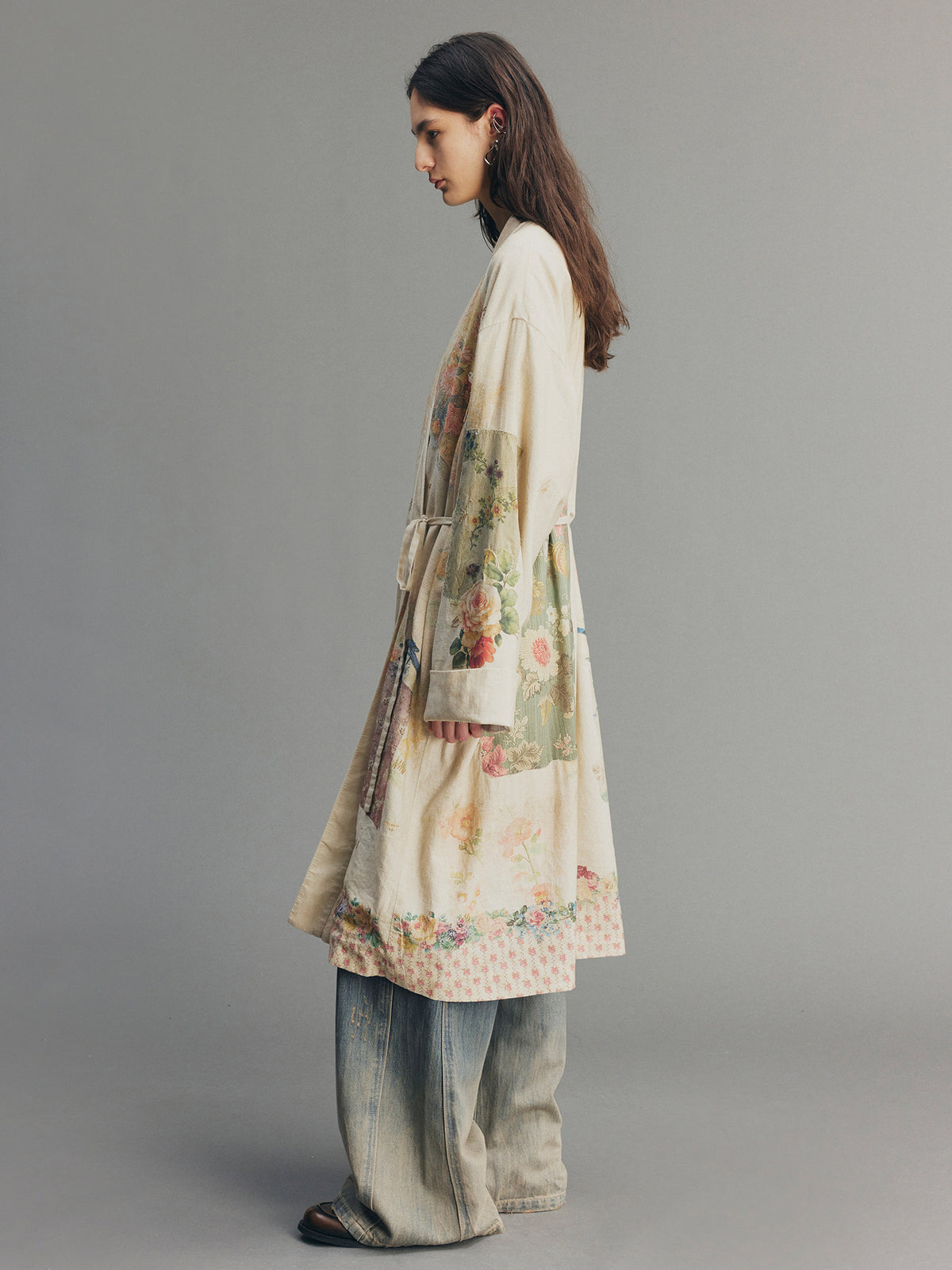 Fantasy Cat Floral Insect Patch Embroidered Robe
