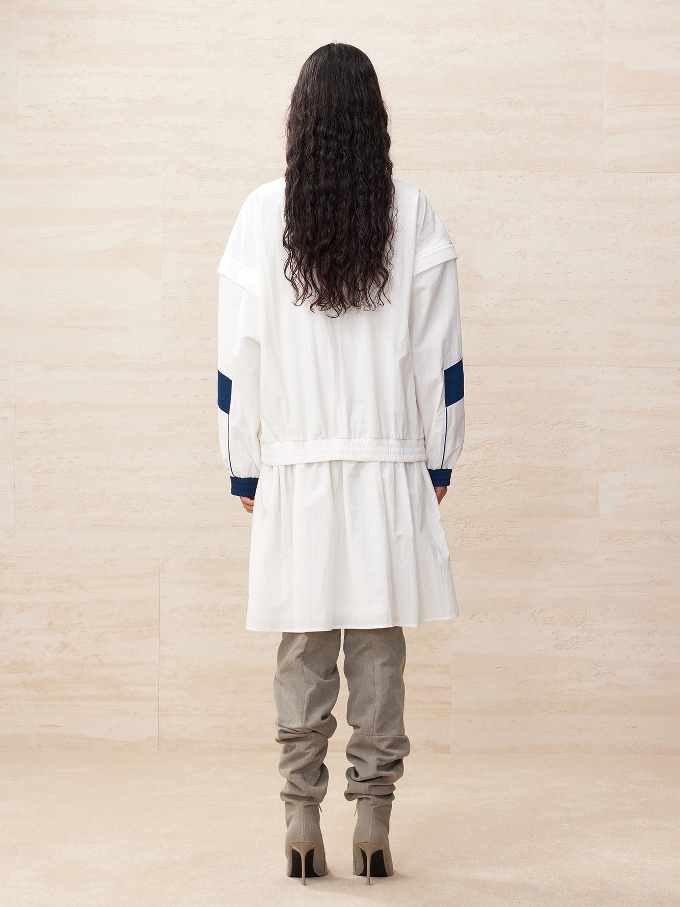 Detachable sleeves panelled dress