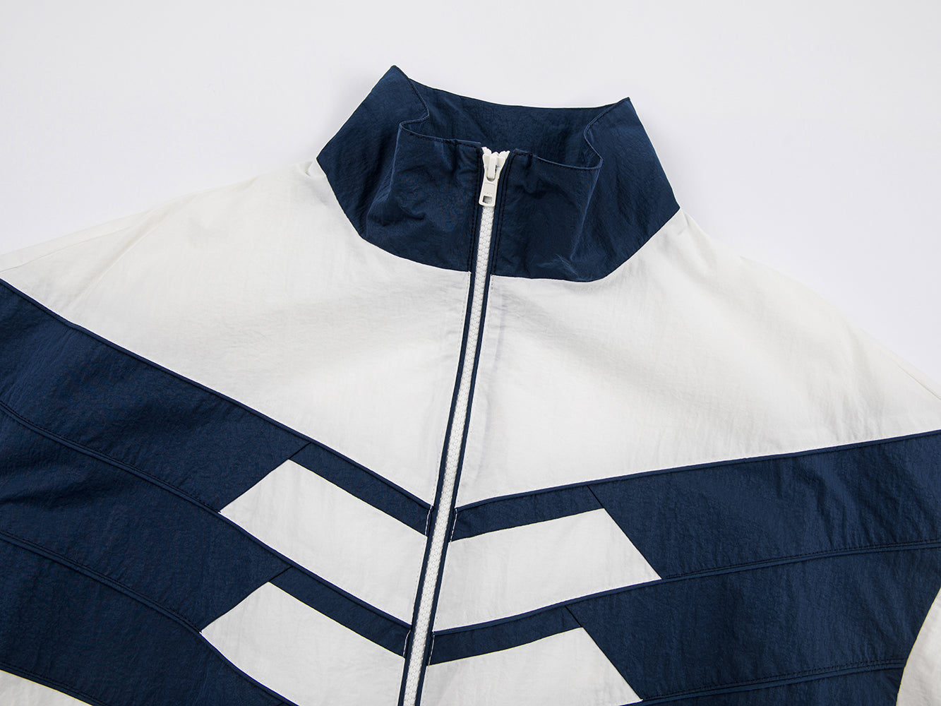 Detachable sleeves panelled dress