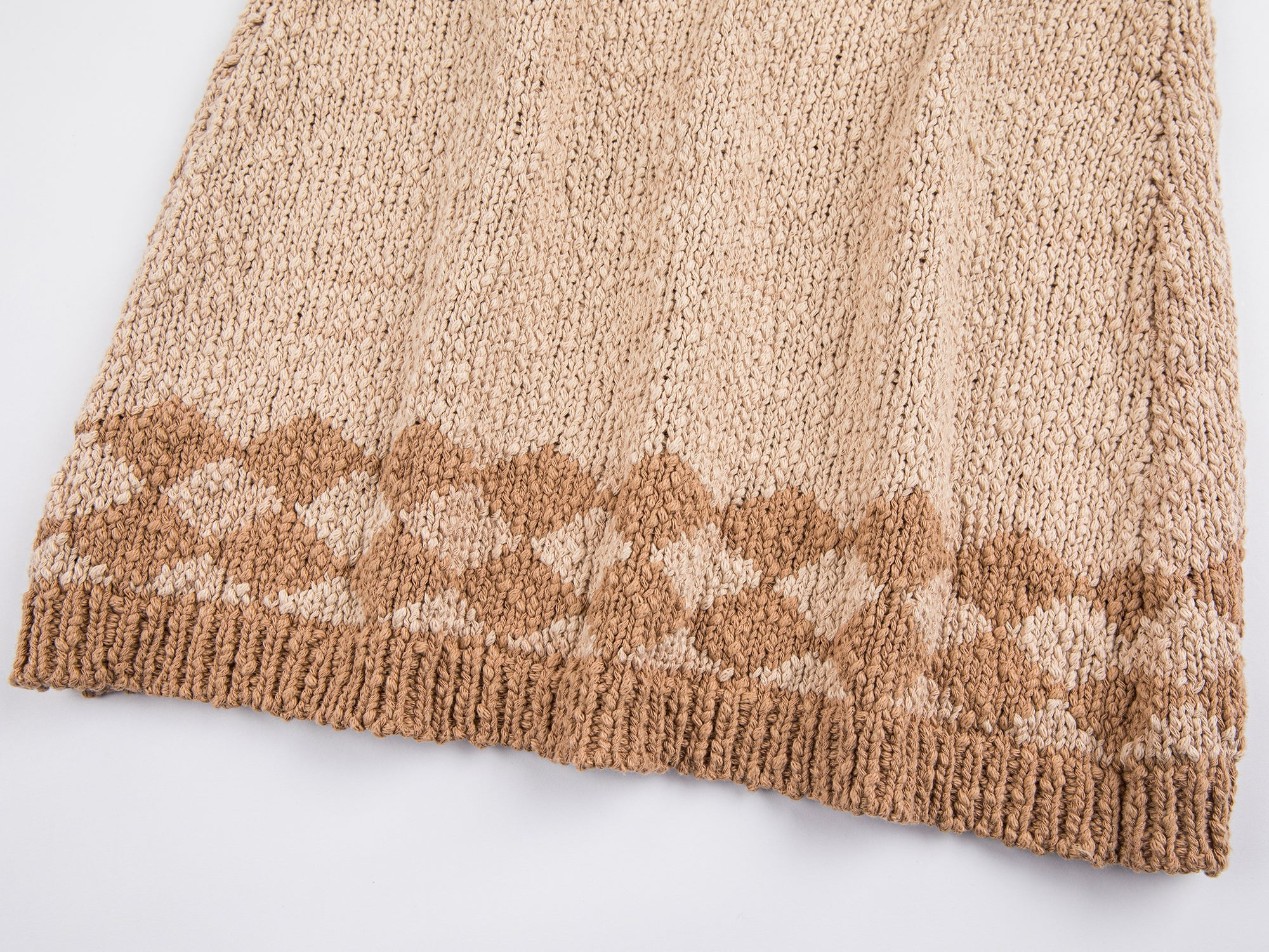 Khaki knitted diamond patterned skirt