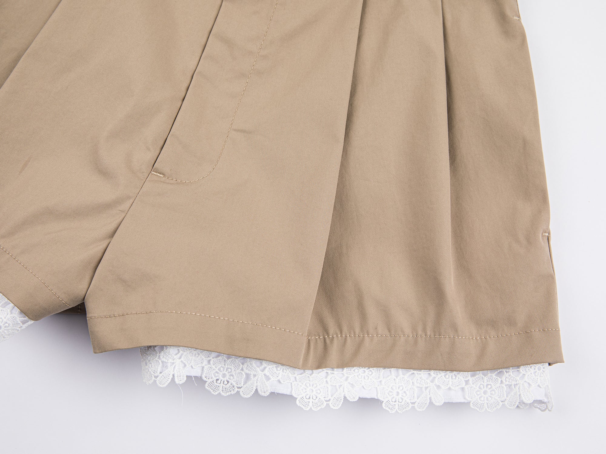 Lace edge shorts (Khaki/Black)