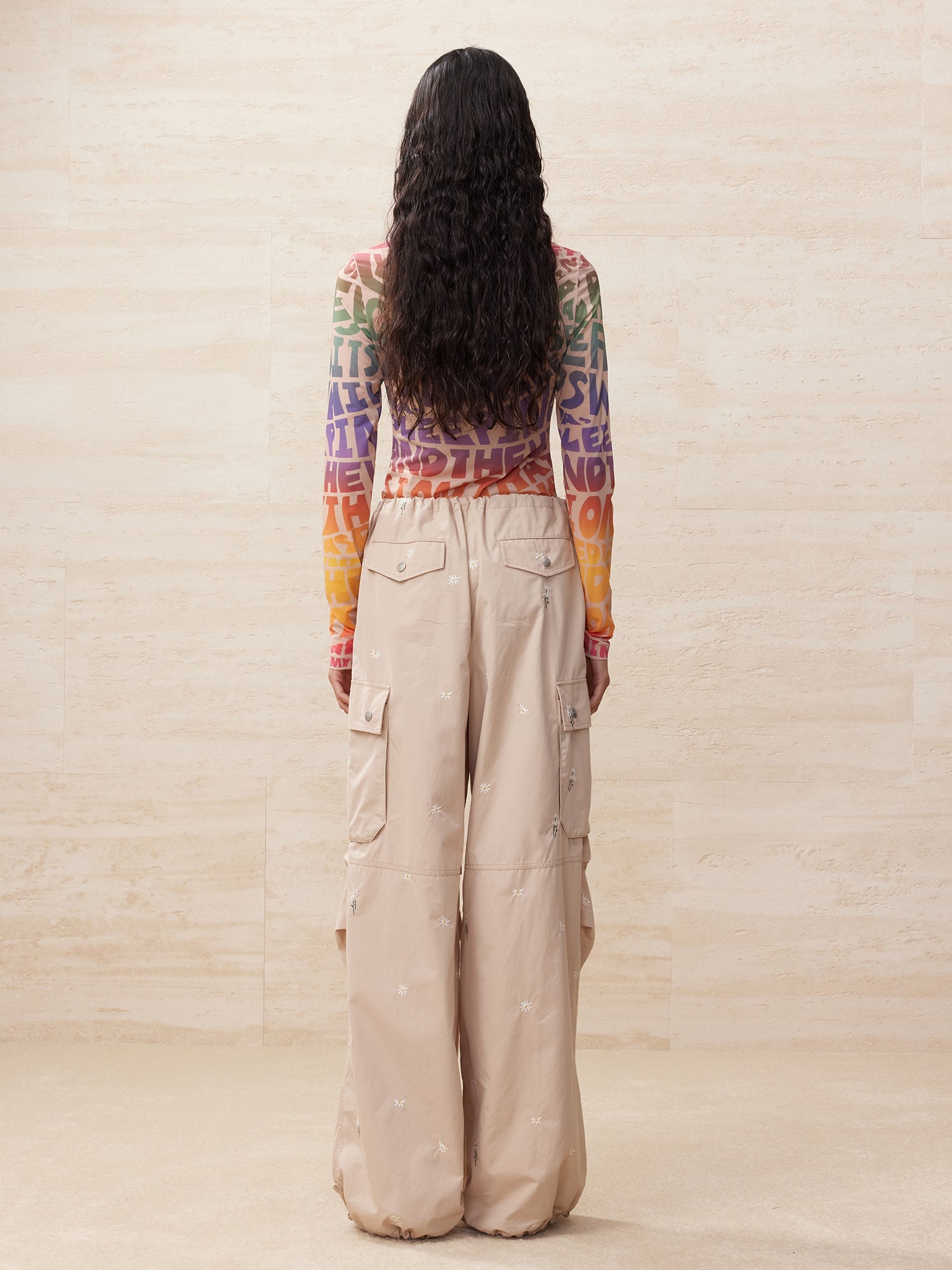 Letter graphic turtle neck long sleeved shirt