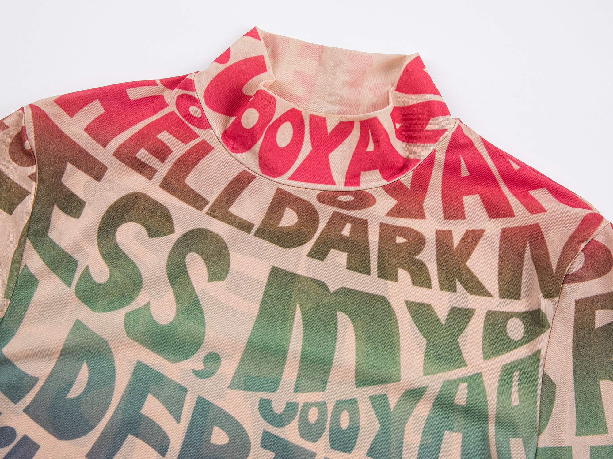 Letter graphic turtle neck long sleeved shirt