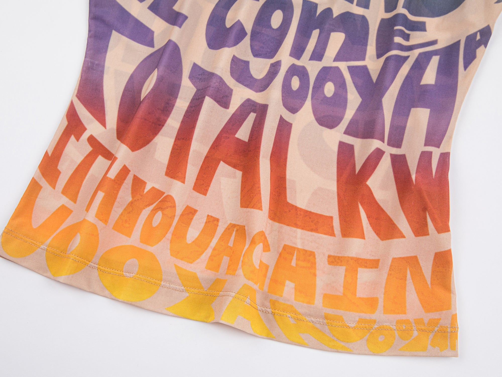 Letter graphic turtle neck long sleeved shirt