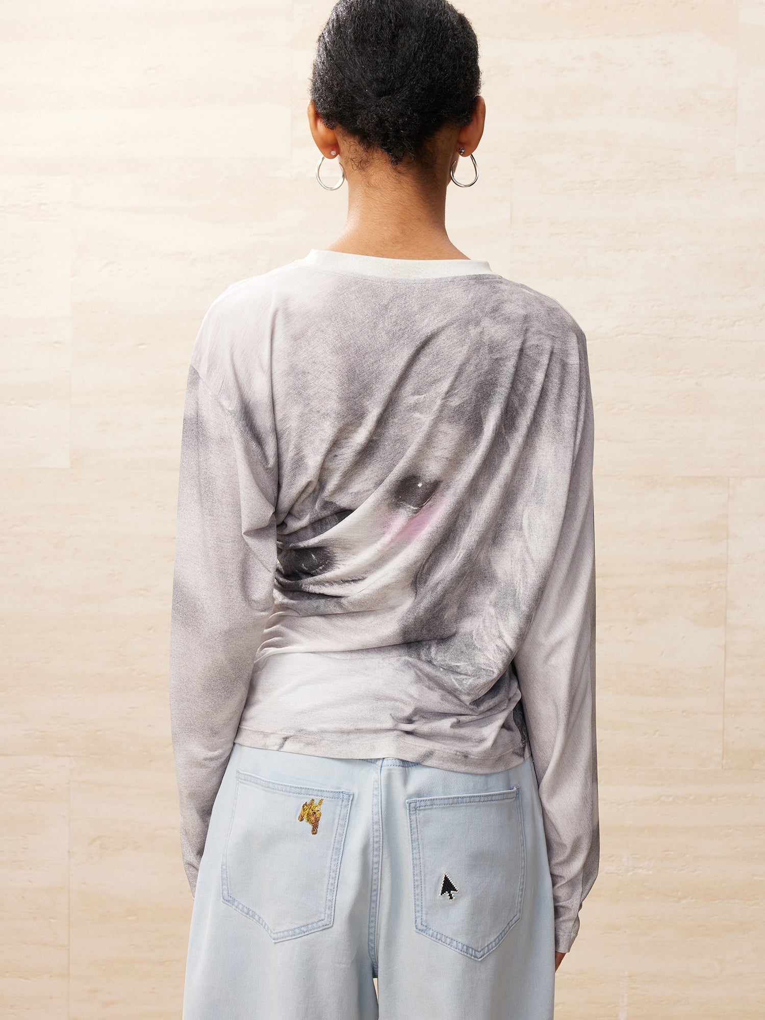 Puppy printed draped long-sleeved t-shirt